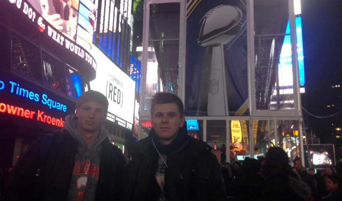 Zwei Cougars beim Super Bowl